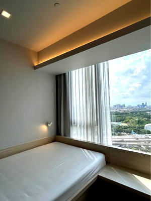Condos for rent : For Rent - The Crest Park Residences , Super Luxury 1 bedroom 1 bathroom