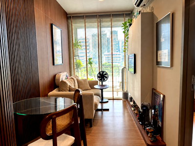 ขายคอนโด : Q Prasarnmit 1BR ชั้น 7 ฿158K/ตร.ม. ต่ำกว่าตลาด 4.10% ใกล้ MRT - U5372825
