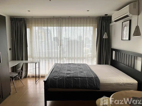 Studio Condo for sale at Sukhumvit Suite 6817127