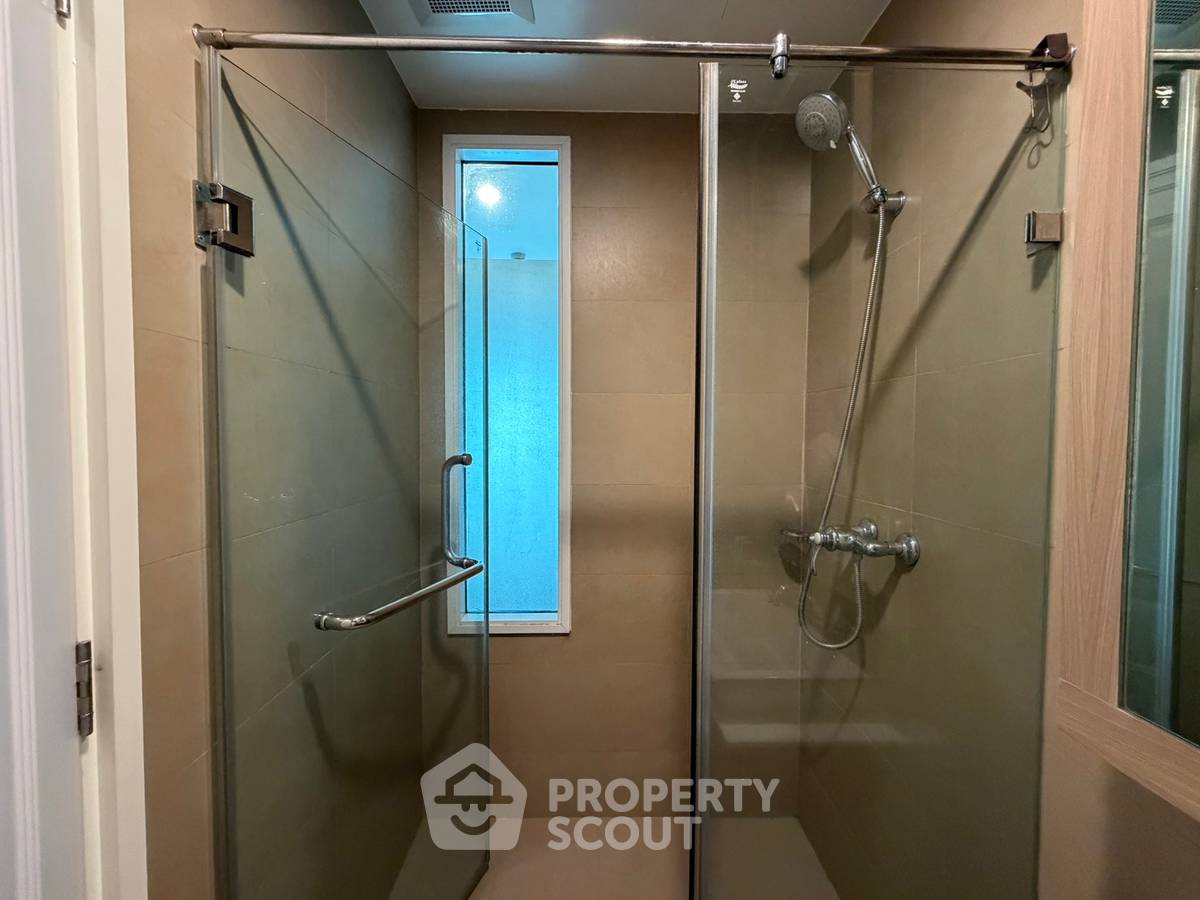 picture 1-BR Condo at Condolette Dwell Sukhumvit 26 near BTS Phrom Phong (ID 2209277) - 10/11