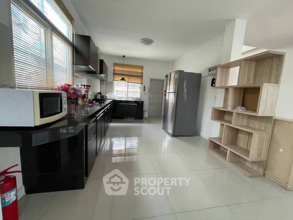 รูป คอนโด 3-ห้องนอน ที่ เดอะ ลิฟวิ่ง คอนโด ศรีราชา ใกล้ บ่อวิน (ID 3348795) - รูปที่ 4/26