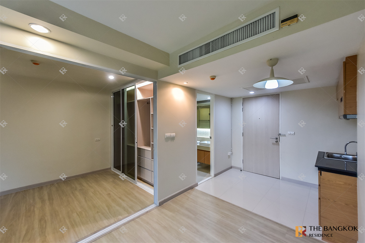 picture Focus on Saladaeng Room available, ready to move in near MRT Silom Station - 2/10