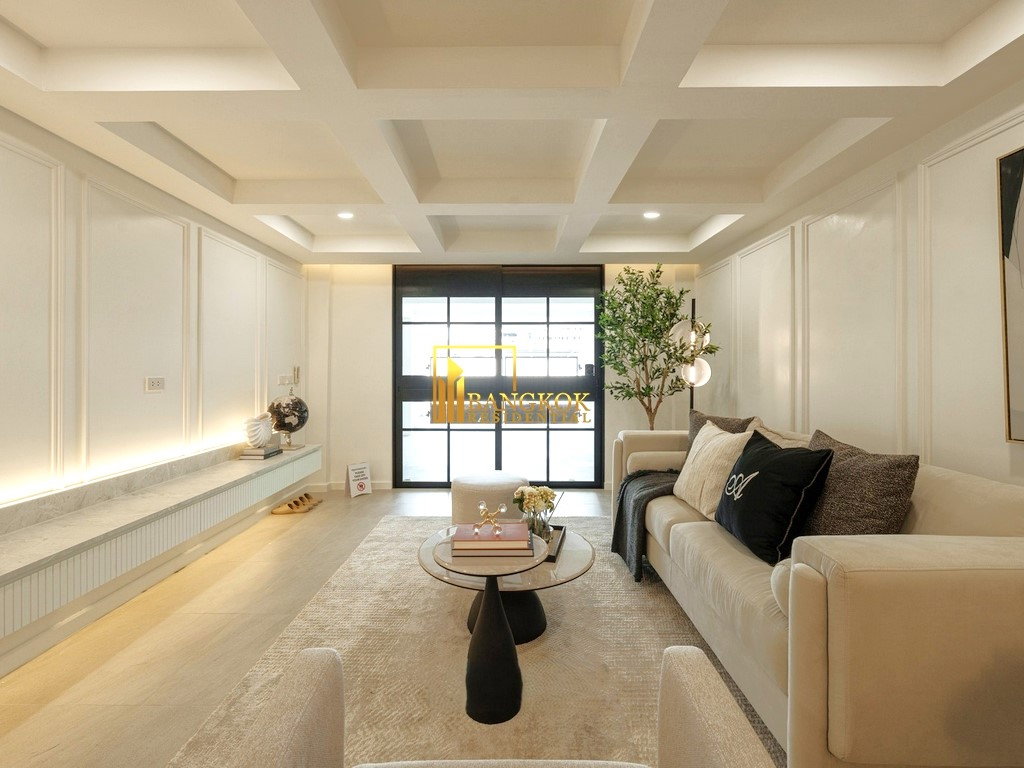 รูป Luxurious 3 Bedroom Townhouse in Phra Khanong Area - BR49101TH - รูปที่ 1/10