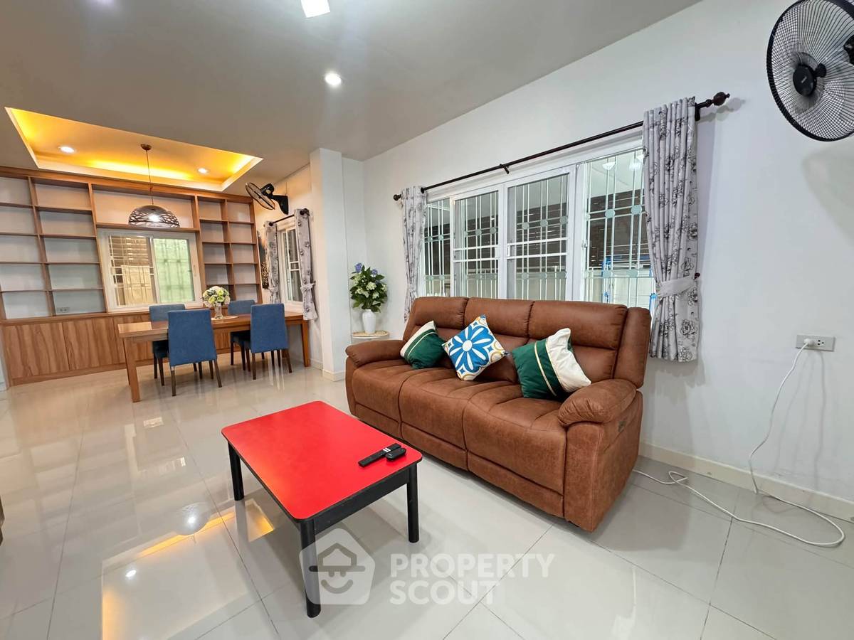 รูป บ้าน 3 ห้องนอน เลี้ยงสัตว์ได้ ที่ PATTALET พัทยา ให้เช่า (ID 3351437) - รูปที่ 2/20