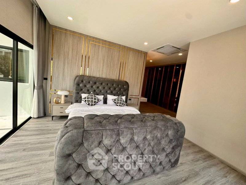 รูป วิลล่า 5-ห้องนอน ใกล้ เมืองพัทยา (ID 3349600) - รูปที่ 18/29