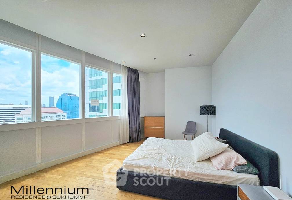 picture High-Floor 3-BR 149 Sqm At Millennium Residence @ Sukhumvit, BTS Asoke (ID 3351179) - 3/10