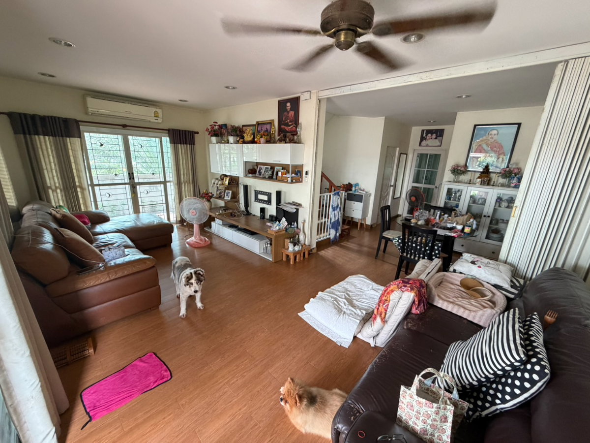 รูป ขายบ้านสวนสวย 200 ตร.ว. อยู่ใน หมู่บ้าน รติรัตน์3 ลาดปลาดุก-คลองตาชม บนทำเล ซอยวัดลาดปลาดุก คลองตาชม อำเภอไทรน้อย - รูปที่ 9/11