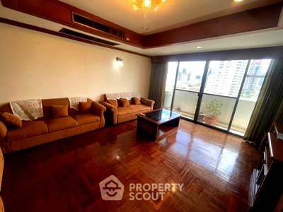 Condos for rent : Pet-Friendly 3-BR Empire House Condominium, 16th Floor, BTS Ekkamai (ID 3350537)