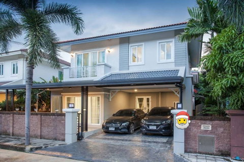 รูปภาพ 🏡✨ ให้เช่าบ้านเดี่ยว Casa Ville วัชรพล–สุขาภิบาล 5 3 ห้องน้ำ 2 ที่จอดรถ บ้านสวย สภาพใหม่มาก พร้อมเข้าอยู่ทันที