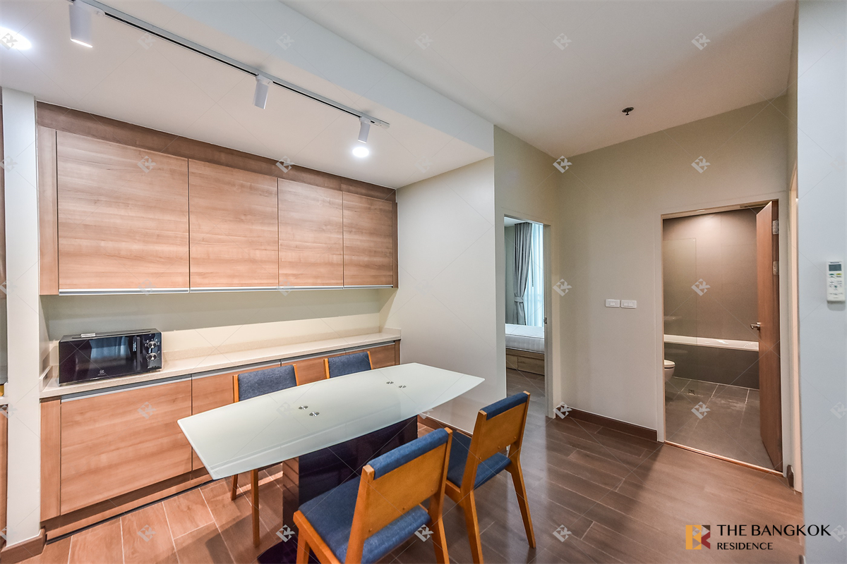 picture Beautiful Room, Good Condition Noble ReD near BTS Ari - 6/10