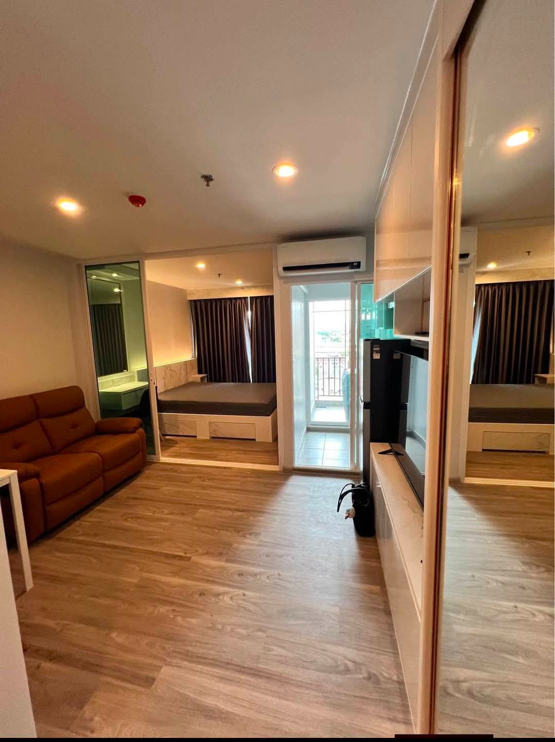 P-56952 ให้เช่าคอนโด Regent Home Bangna ใกล้ BTS บางนา | ทำเลดีซอยสรรพวุธ 2 เพียง 11,000 บาท ลากกระเป๋าเข้าอยู่ได้เลย Line@easythaihome 085-592-2897