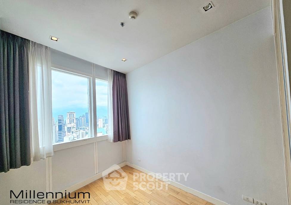 picture High-Floor 3-BR 149 Sqm At Millennium Residence @ Sukhumvit, BTS Asoke (ID 3351179) - 2/10