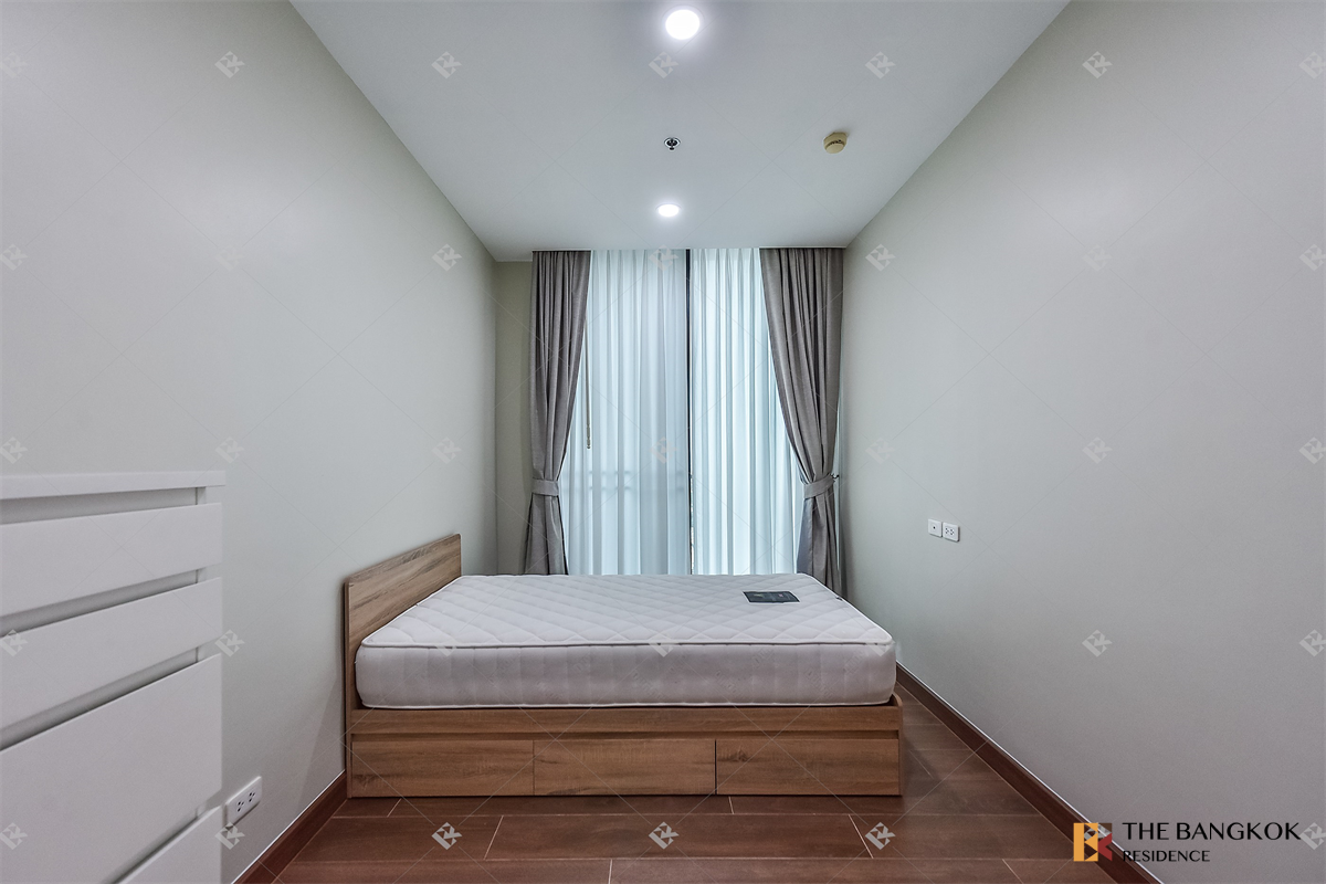 picture Beautiful Room, Good Condition Noble ReD near BTS Ari - 3/10