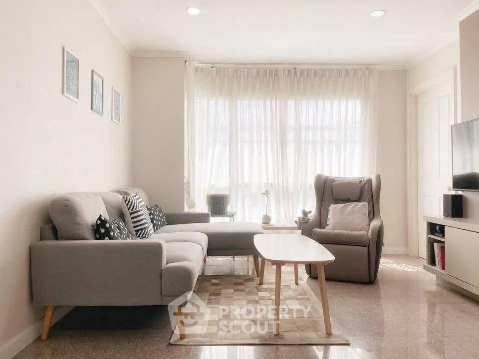 picture 2-BR Condo at Lumpini Park Riverside Rama 3 close to Phra Ram 3 (ID 2884779) - 2/5