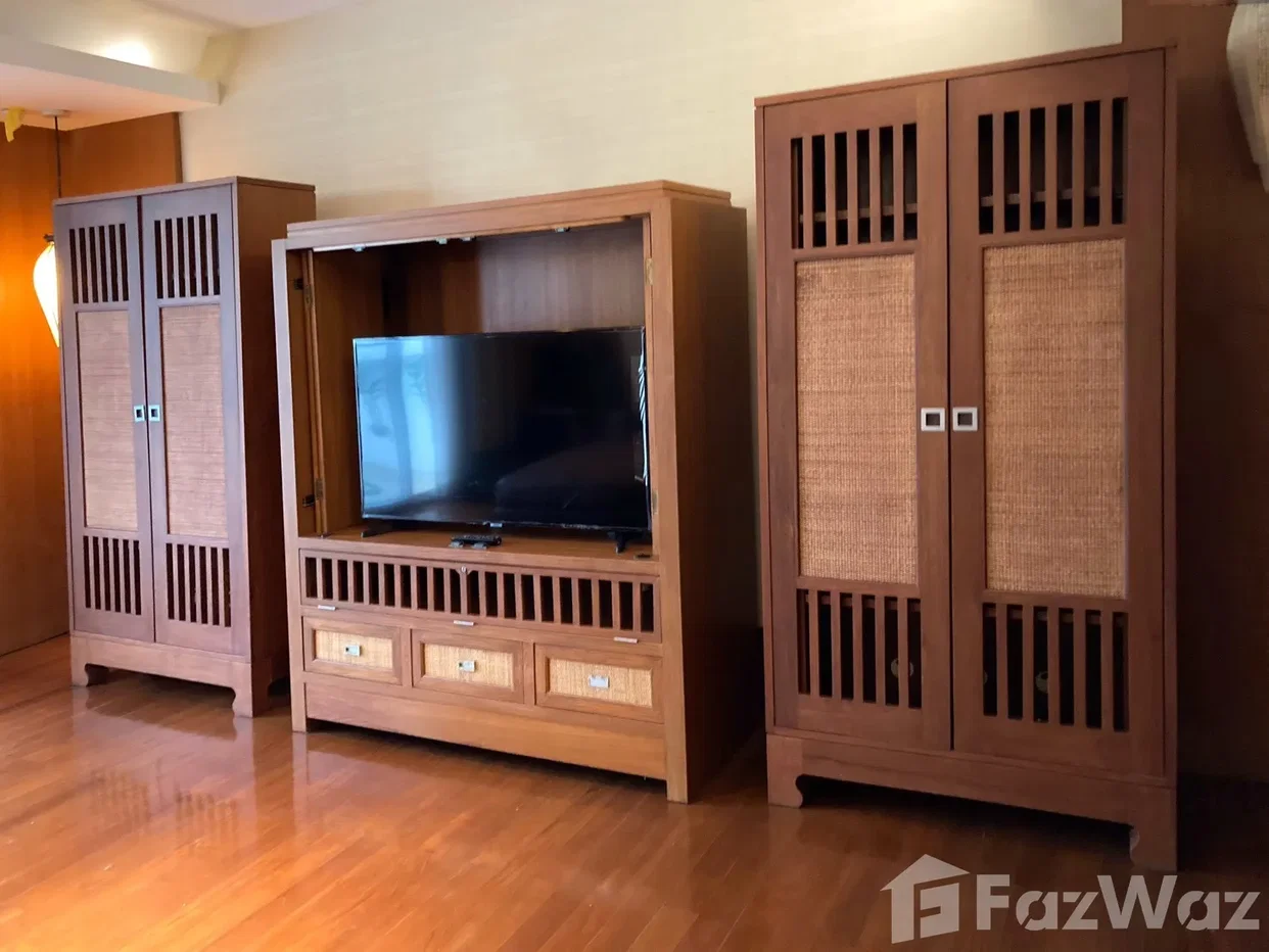 รูป Elegant 4-Storey Oriental Townhome in Sukhumvit 49 6820856 - รูปที่ 8/12