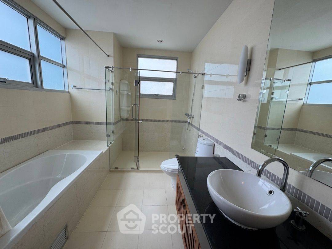 picture 20th-Floor 2-BR For Sale At Baan Klang Krung Siam-Pathumwan Near BTS Ratchathewi (ID 548962) - 26/35