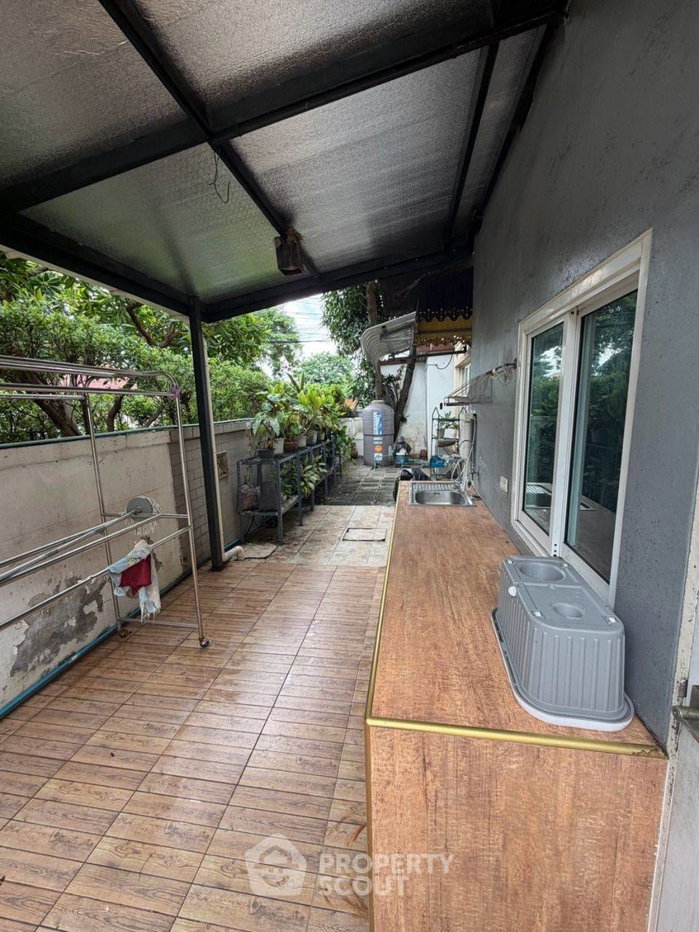 รูป บ้าน 4 ห้องนอน เลี้ยงสัตว์ได้ ที่ Nantawan Ramintra-Watcharaphon (ID 3350041) - รูปที่ 4/36
