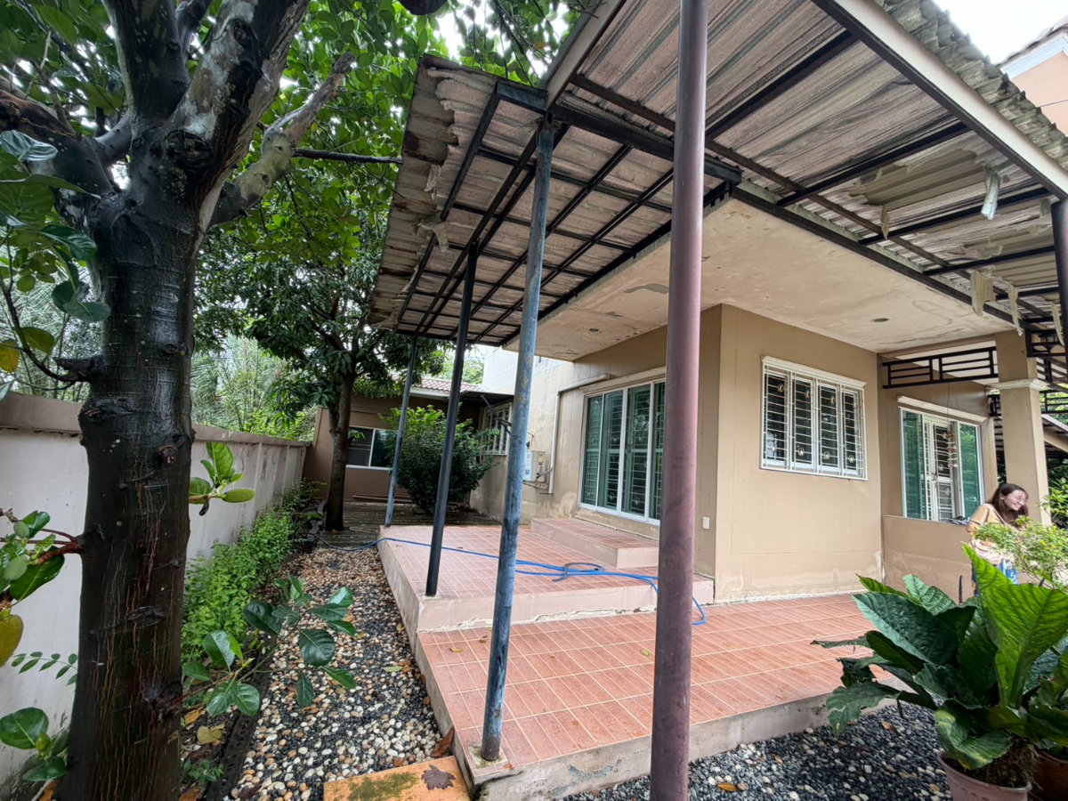 รูป ขายบ้านสวนสวย 200 ตร.ว. อยู่ใน หมู่บ้าน รติรัตน์3 ลาดปลาดุก-คลองตาชม บนทำเล ซอยวัดลาดปลาดุก คลองตาชม อำเภอไทรน้อย - รูปที่ 10/11