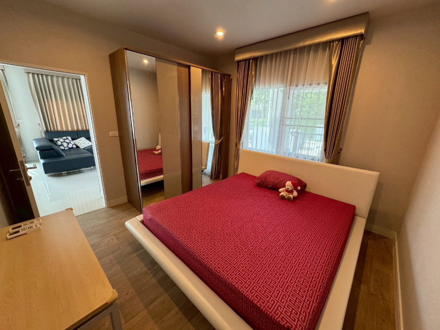 รูป 🏡 บ้านเดี่ยวให้เช่า บุราสิริ พัฒนาการ 4 ห้องนอน 5 ห้องน้ำ ติดสวน + Clubhouse | ใกล้โรงเรียนนานาชาติและสนามบินสุวรรณภูมิ 🐶 Pet Friendl - รูปที่ 9/15