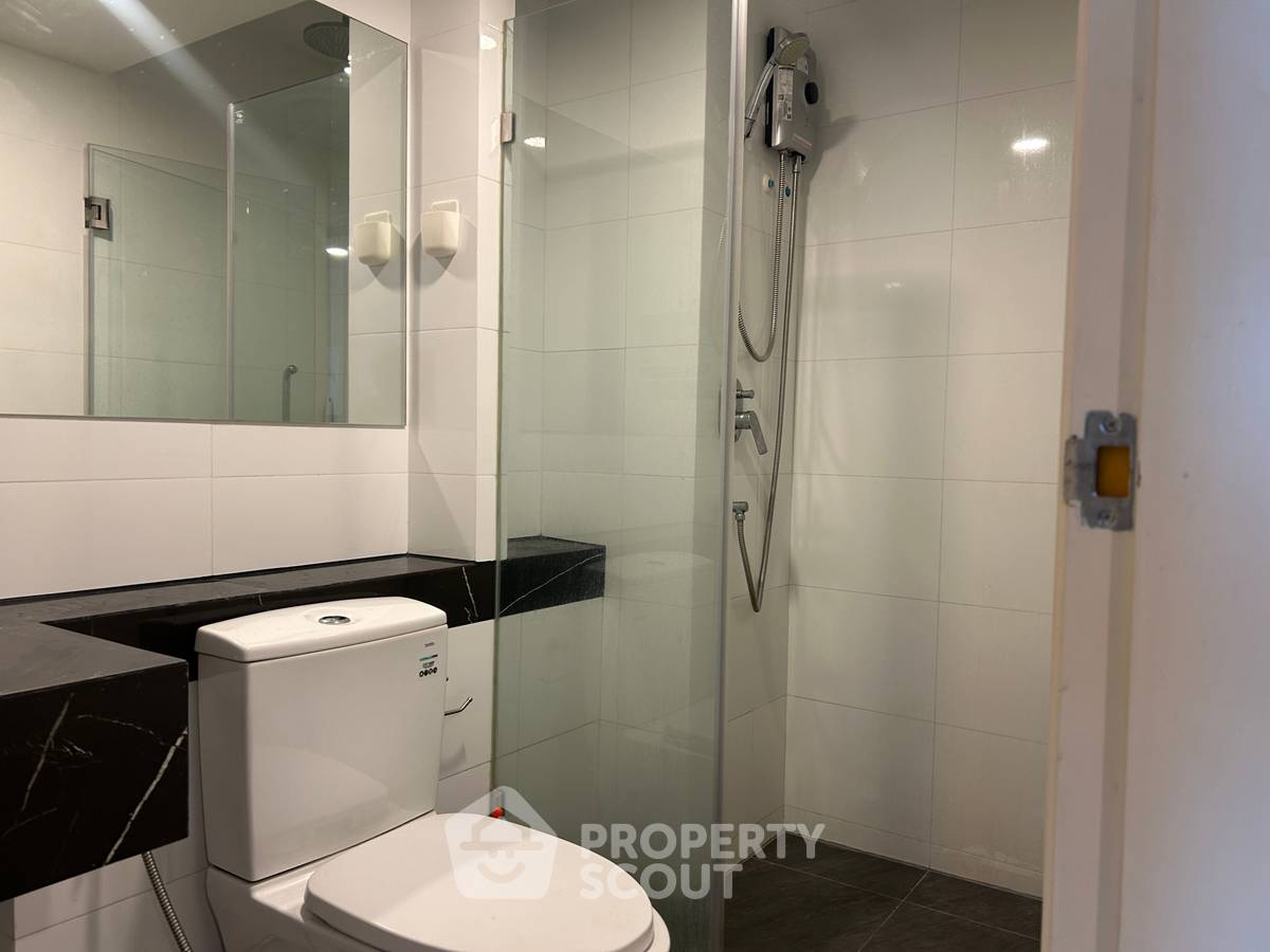 picture 1-BR Condo at KnightsBridge Space Rama 9 near MRT Phra Ram 9 (ID 2199589) - 10/10