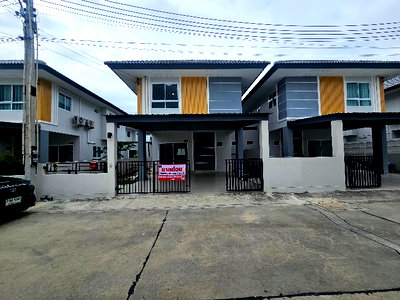 บ้านแฝด ชลบุรี : ขายด่วนบ้านแฝดสไตล์บ้านเดี่ยวมีพื้นที่ข้างบ้านทำเลนาป่าชลบุรี