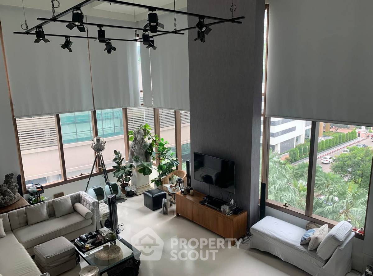 รูป คอนโด 3-ห้องนอน ที่ ดิ เอ็มโพริโอ เพลส ใกล้ BTS พร้อมพงษ์ (ID 3350202) - รูปที่ 1/17