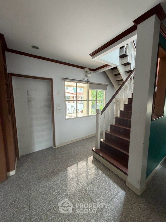 รูป บ้าน 4 ห้องนอน เลี้ยงสัตว์ได้ ที่ Nantawan Ramintra-Watcharaphon (ID 3350041) - รูปที่ 26/36