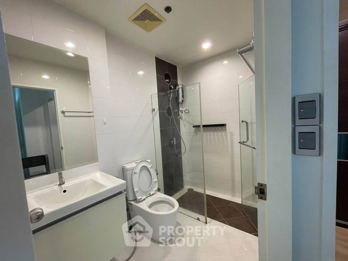 รูป คอนโด 1-ห้องนอน ที่ เดอะ คอมพลีท นราธิวาส ใกล้ ถนนนราธิวาสราชนครินทร์ (ID 3351077) - รูปที่ 3/10