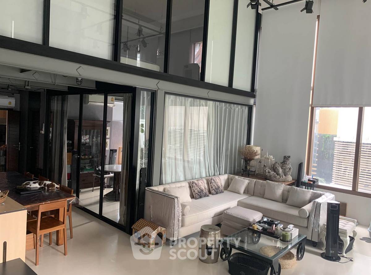 รูป คอนโด 3-ห้องนอน ที่ ดิ เอ็มโพริโอ เพลส ใกล้ BTS พร้อมพงษ์ (ID 3350202) - รูปที่ 2/17