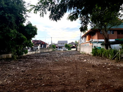 ที่ดิน บ้านข้างวัด : POS ที่ดินมี 2 แปลง (121-126 ตร.ว.) ต.แม่เหียะ สามารถซื้อแยกแปลงได้ เหมาะสำหรับสร้างบ้านใกล้เมือง (โทร/ไลน์ 088-5986998))
