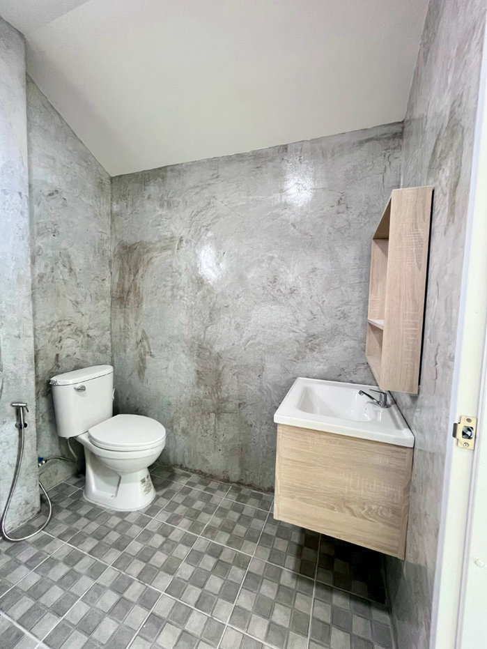 รูป 🏡 บ้านรีโนเวทใหม่ ทำเลสันผักหวาน ราคาพิเศษ 1.69 ล้านบาท 📞 063-664-9056 - รูปที่ 10/11