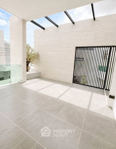 รูป วิลล่า 5-ห้องนอน ใกล้ เมืองพัทยา (ID 3349600) - รูปที่ 27/29