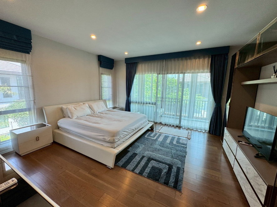 รูป 🏡 บ้านเดี่ยวให้เช่า บุราสิริ พัฒนาการ 4 ห้องนอน 5 ห้องน้ำ ติดสวน + Clubhouse | ใกล้โรงเรียนนานาชาติและสนามบินสุวรรณภูมิ 🐶 Pet Friendl - รูปที่ 6/15