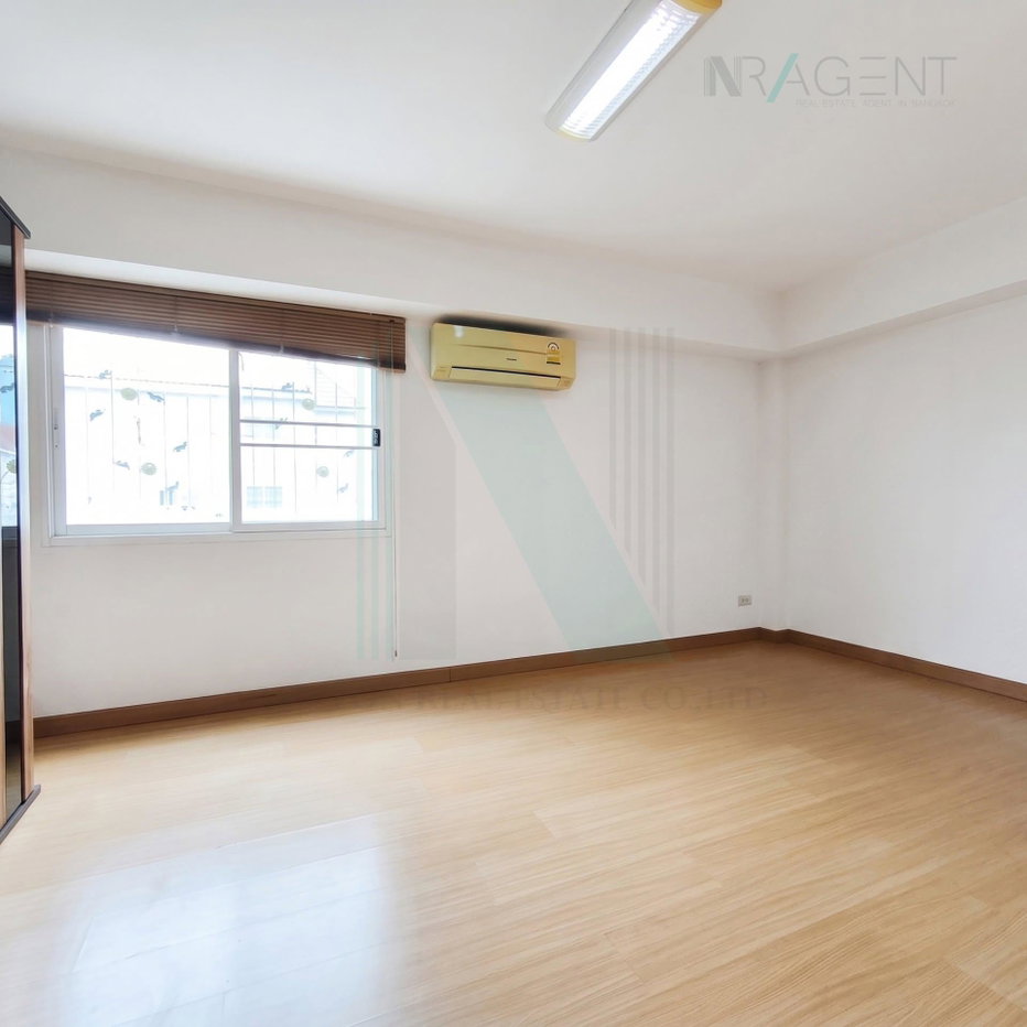 picture For Sell Town house NAVANICH 3-story 3 bedroom 2 bathroom - 7/8