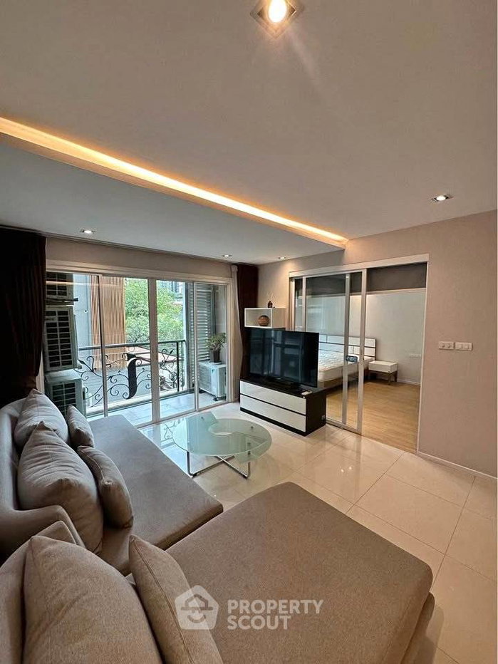 picture 3-BR Condo at Le Nice Ekkamai Condominium near BTS Ekkamai (ID 3298504) - 1/10