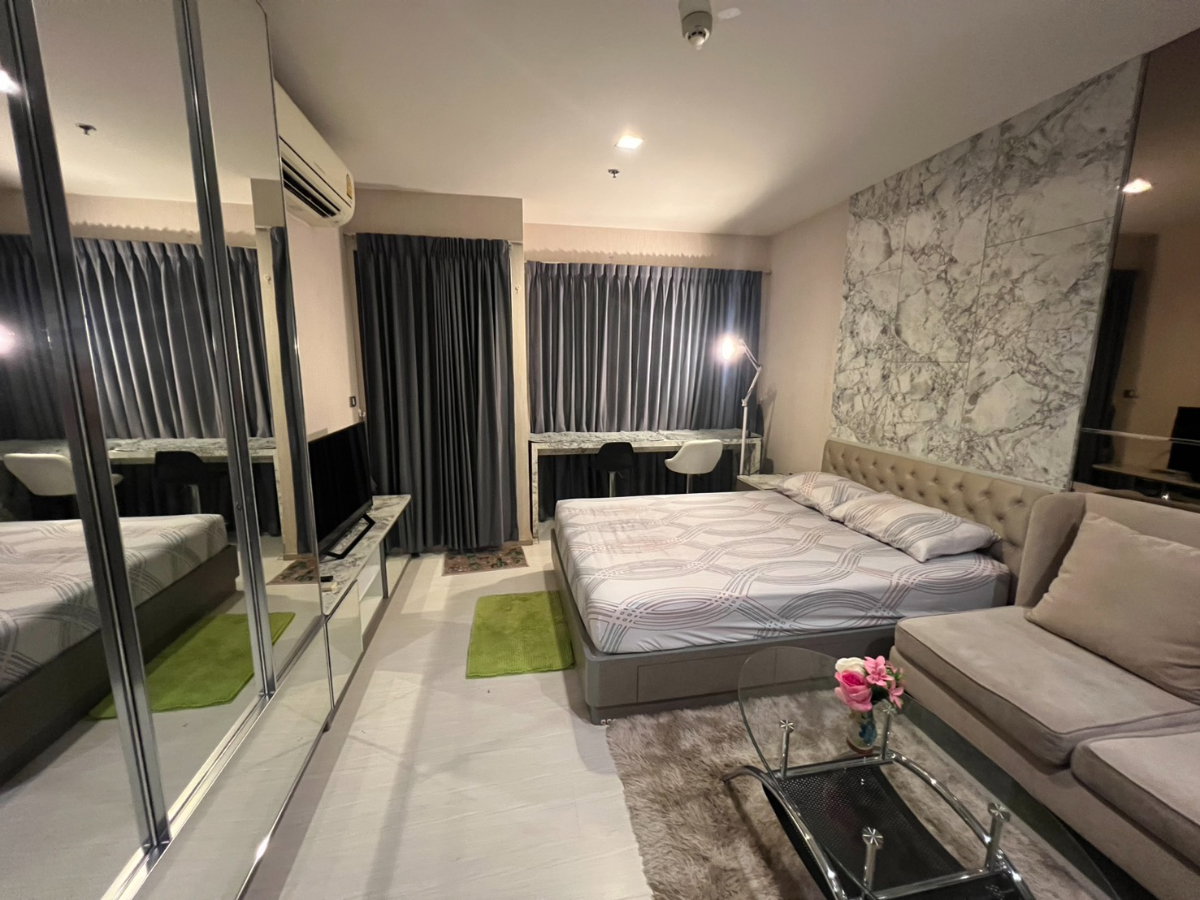 รูป ให้เช่าถูก คอนโด Rhythm Sukhumvit 36-38 วิวสระ ห้องสวย พร้อมอยู่ - รูปที่ 2/13