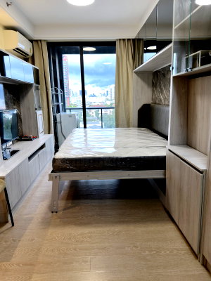Condos for rent : For Rent Regal Sathon–Naradhiwas | 1BR 35 sq.m. | 9th Floor | THB 17,500