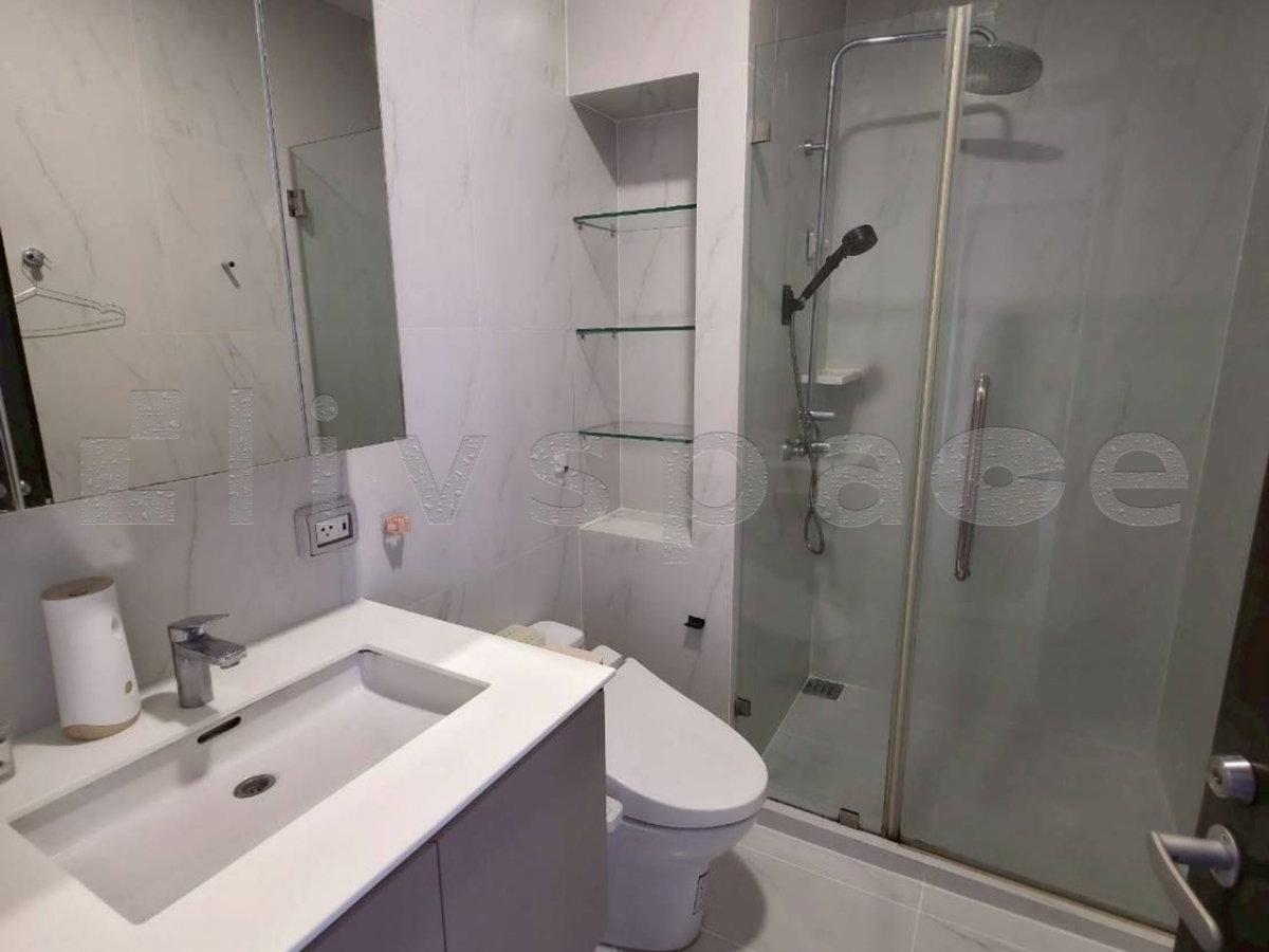 รูป ▚ L1JC0Eツ ให้เช่า Chewathai Residence Asok Loft 35ตร.ม. ชั้นสูง มีครัวกั้นห้อง ซื้อโซฟา+ทีวีใหม่ให้ พร้อมอยู่ ใกล้ MRT พระราม 9✨ - รูปที่ 5/5