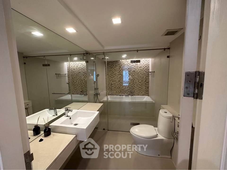 picture 3-BR Condo at Le Nice Ekkamai Condominium near BTS Ekkamai (ID 3298504) - 10/10