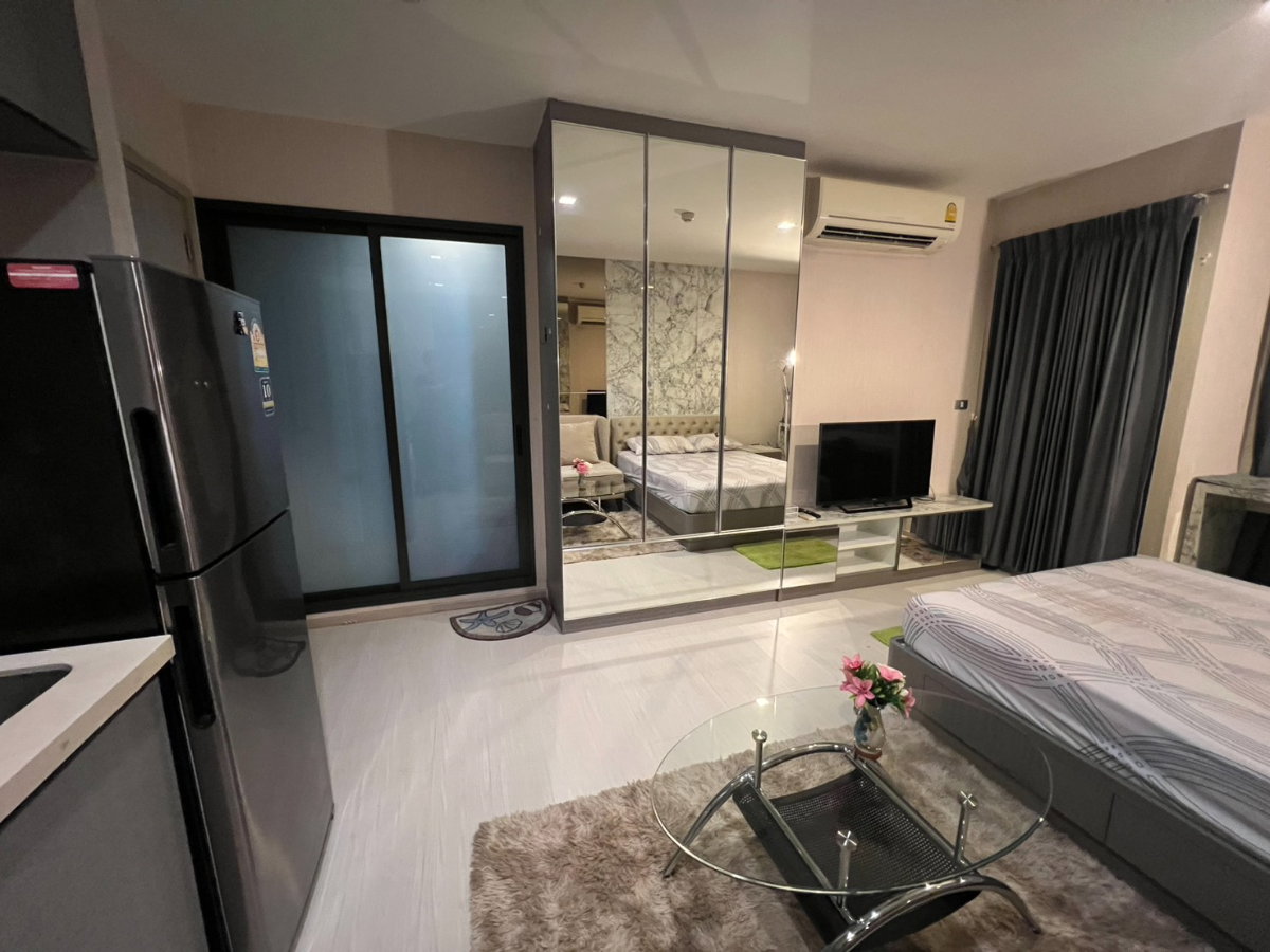 รูป ให้เช่าถูก คอนโด Rhythm Sukhumvit 36-38 วิวสระ ห้องสวย พร้อมอยู่ - รูปที่ 3/13