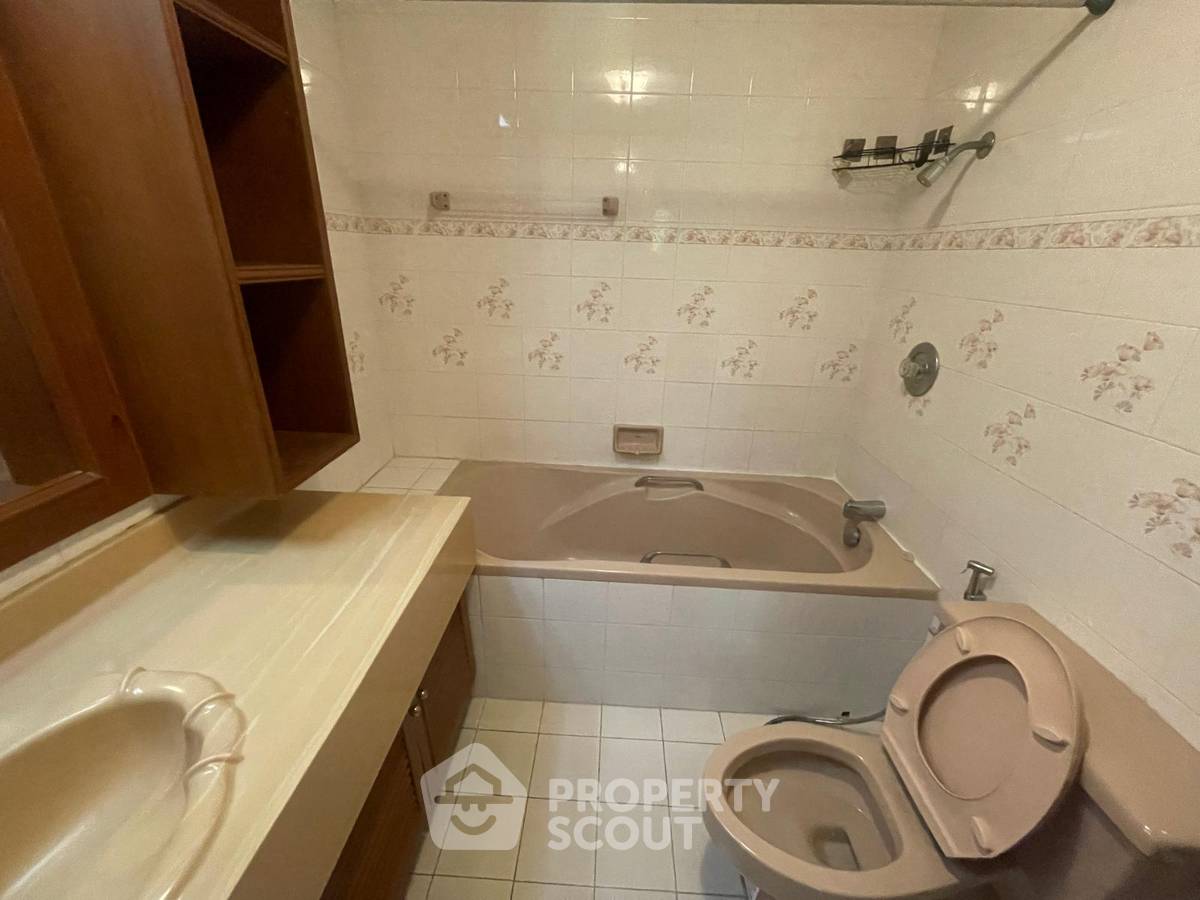 รูป คอนโด 3 ห้องนอน เลี้ยงสัตว์ได้ Empire House Condominium ชั้น 16 ใกล้ BTS Ekkamai (ID 3350537) - รูปที่ 8/8