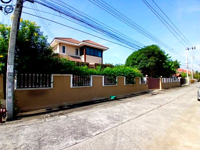 ขายบ้านเดี่ยว : ขายบ้านสวนสวย 200 ตร.ว. อยู่ใน หมู่บ้าน รติรัตน์3 ลาดปลาดุก-คลองตาชม บนทำเล ซอยวัดลาดปลาดุก คลองตาชม อำเภอไทรน้อย