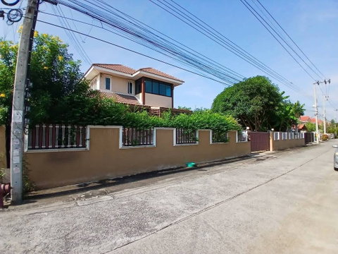 ขายบ้านสวนสวย 200 ตร.ว. อยู่ใน หมู่บ้าน รติรัตน์3 ลาดปลาดุก-คลองตาชม บนทำเล ซอยวัดลาดปลาดุก คลองตาชม อำเภอไทรน้อย