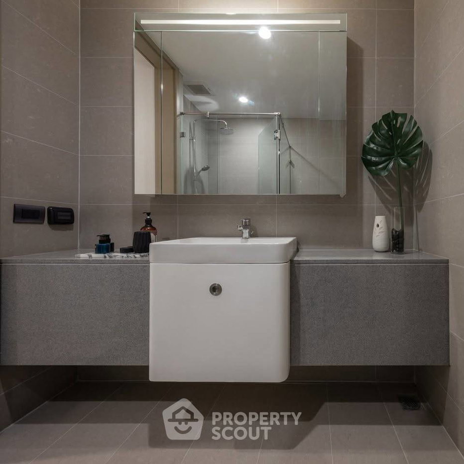 รูป ห้อง 1 ห้องนอน ชั้น 25 Noble Ploenchit ใกล้ BTS เพลินจิต 100 ม. (ID 3350787) - รูปที่ 2/10