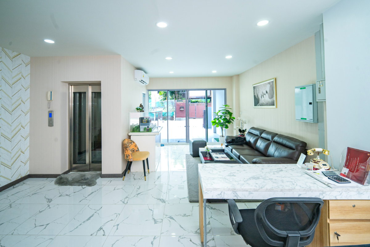 รูป Hallmark Elegant สุขุมวิท 64 — Luxury Business Home ที่ตอบโจทย์ทั้งธุรกิจและการอยู่อาศัย - รูปที่ 9/23