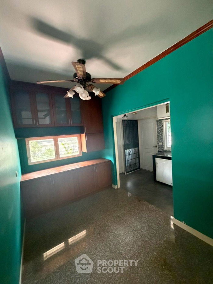 รูป บ้าน 4 ห้องนอน เลี้ยงสัตว์ได้ ที่ Nantawan Ramintra-Watcharaphon (ID 3350041) - รูปที่ 24/36