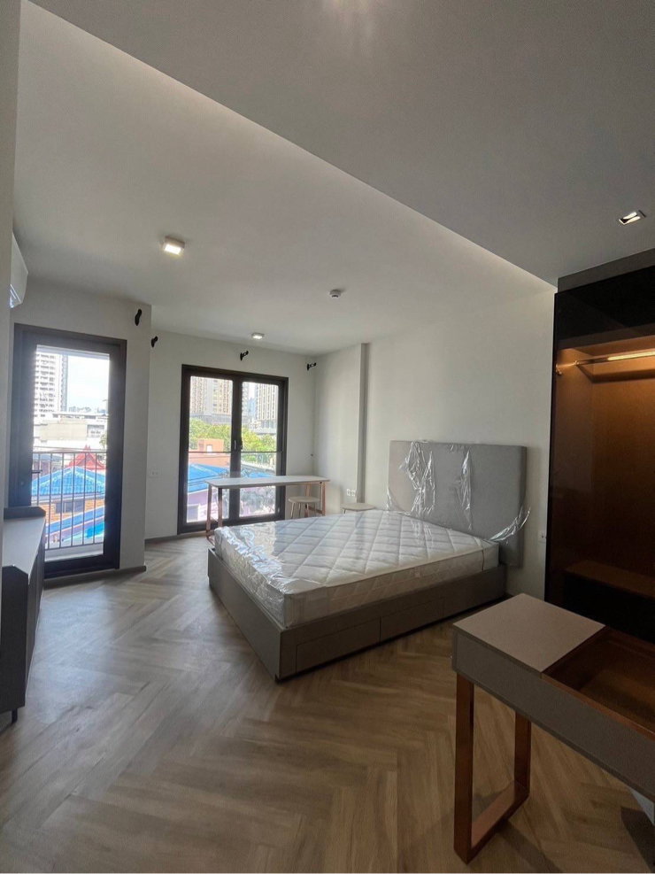 เช่า! Chapter thonglor 25 ( เเชปเตอร์ ทองหล่อ )