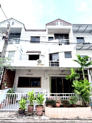 ทาวน์โฮม รร.แย้มจาดวิชชานุสรณ์  : ขายทาวน์โฮม 3 ชั้น หมู่บ้าน ธันยกานต์ ซอยรามอินทรา 40 แยก 31 ทำเลเชื่อมกับถนนนวลจันทร์ พร้อมเข้าอยู่ ใกล้รถไฟฟ้าสายสีชมพู สถานีรามอินทรา ก.ม.6