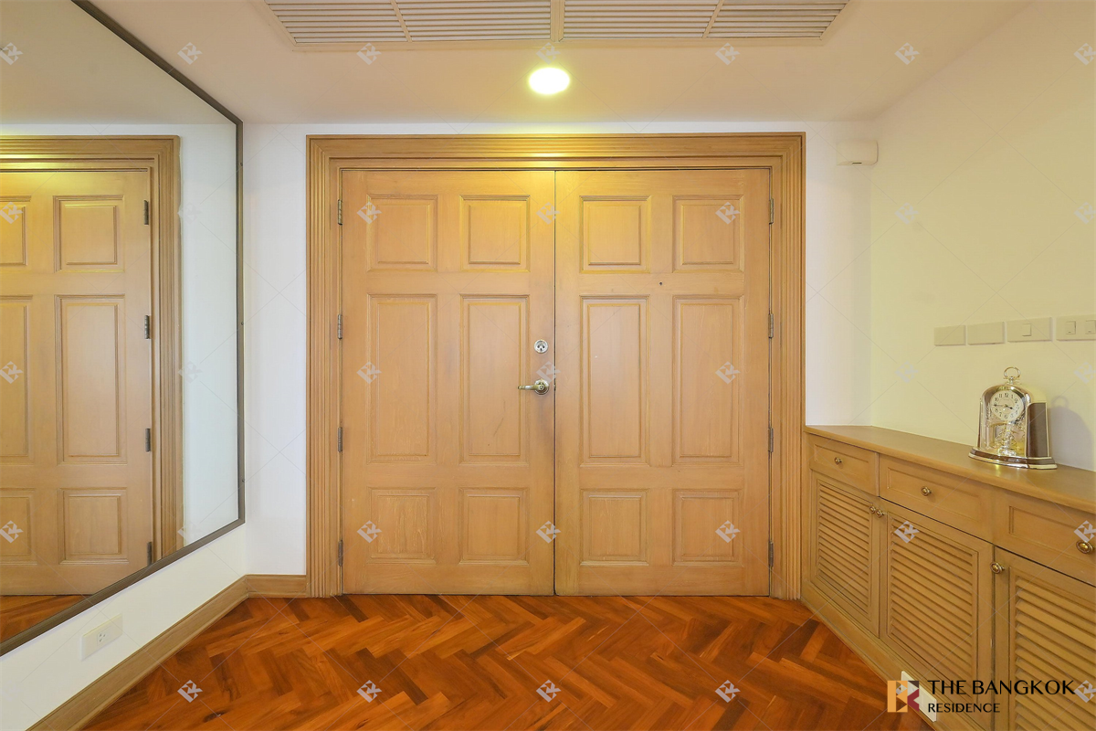 picture Luxurious Design, Elevated Atmosphere Ruamsuk Condominium - 10/10