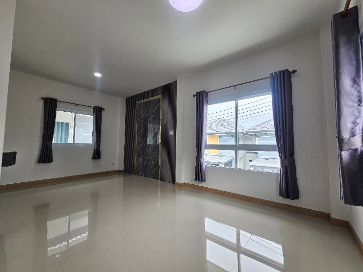 รูป ขายด่วนบ้านแฝดสไตล์บ้านเดี่ยวมีพื้นที่ข้างบ้านทำเลนาป่าชลบุรี - รูปที่ 9/14